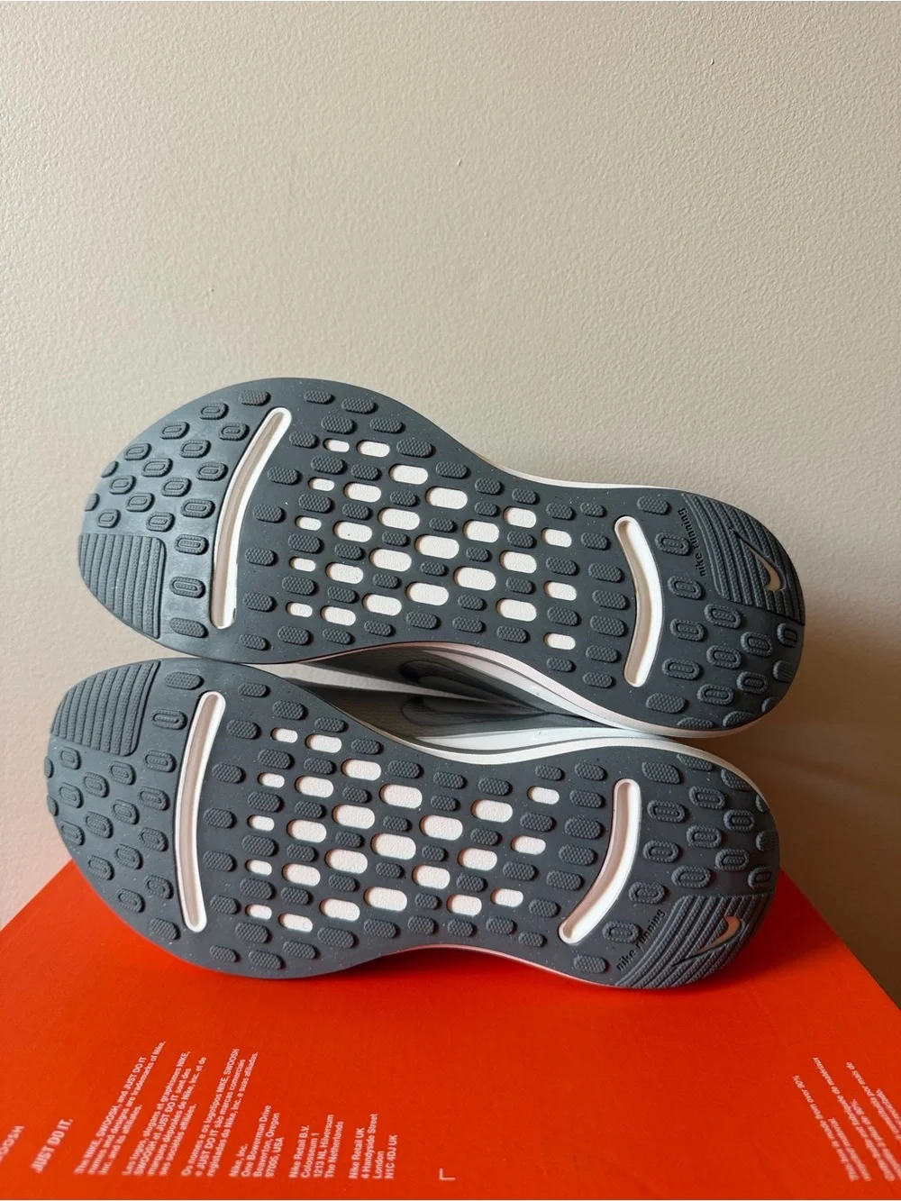 Nike Journey Run Grey Metallic FJ7765-006 Women’s Size 11